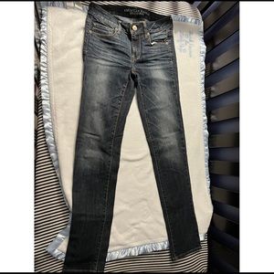 American eagle dark wash no distressed skinny jeans size 2